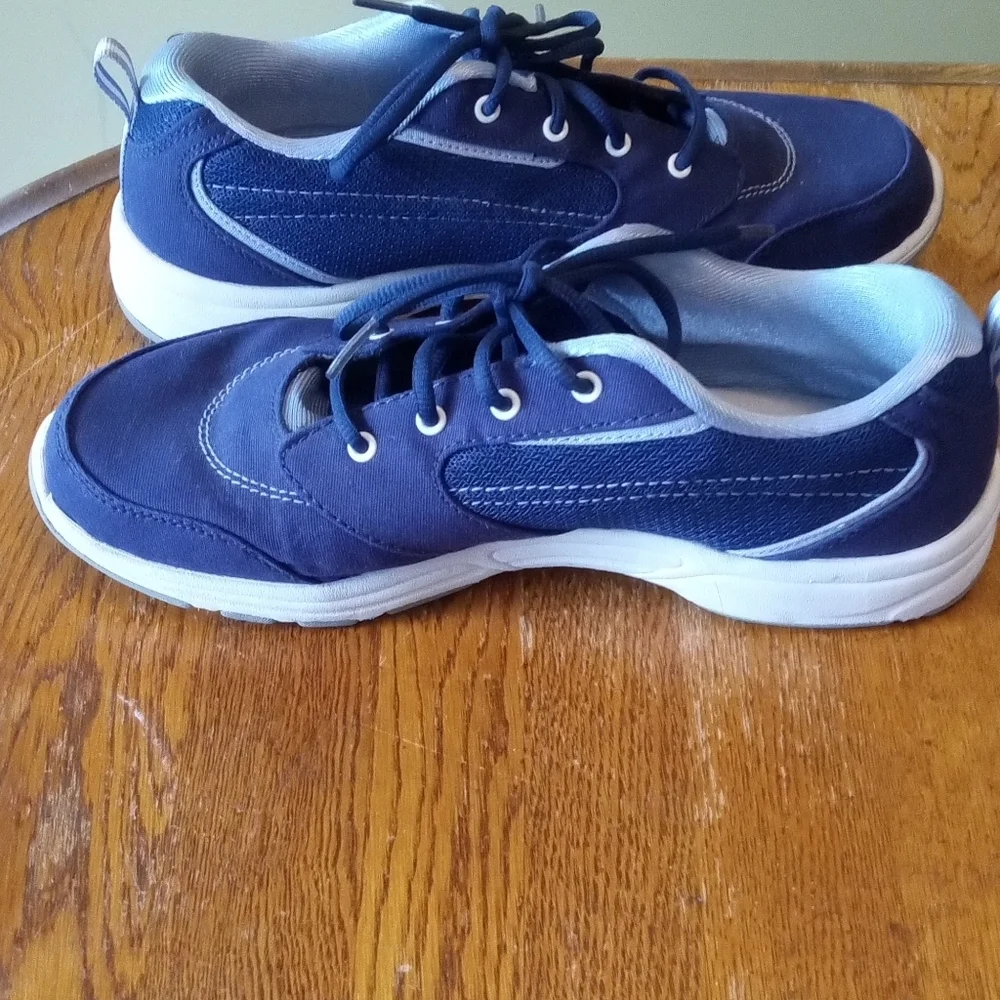 Ryka Blue Sneakers Classic Lace-Up Design